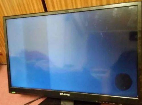液晶电视出现黑点是屏幕损坏了吗?