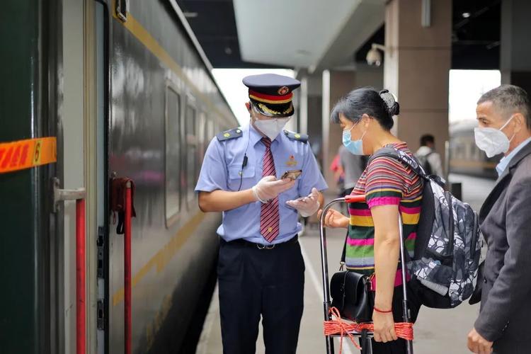 长三角铁路预计今日发送旅客357万人次,同比增幅达4.9%