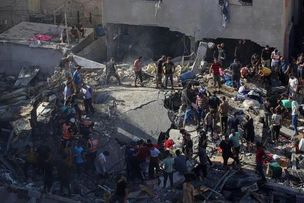 以军轰炸加沙地带中部代尔拜拉赫 造成15人死亡