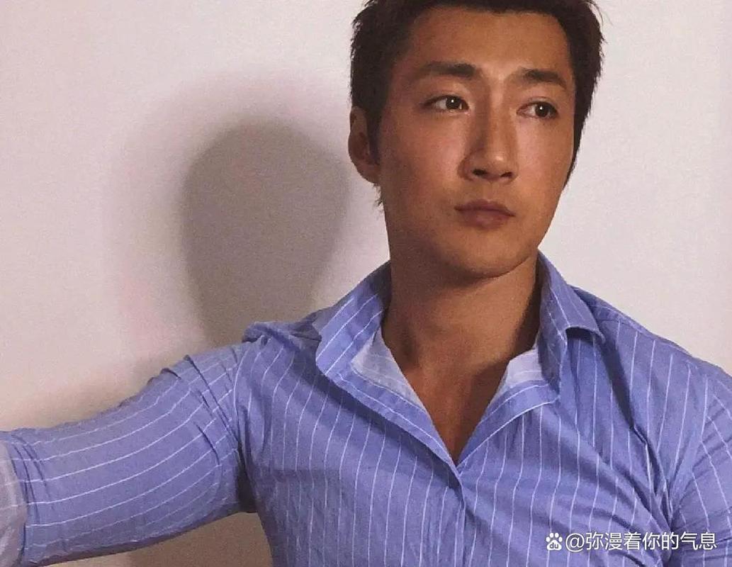 前TVB男星斥资500万再拍男男配对秀,预告话题更激烈,否认跟无线不和