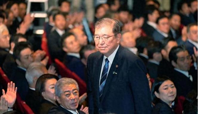 局势生变!石破茂刚上台,就要在日本部署美核武器