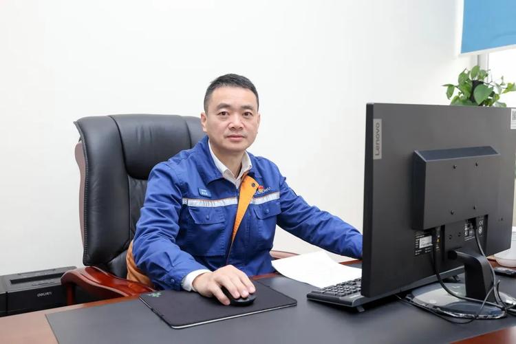 曾经身为董事长的他新任党委书记