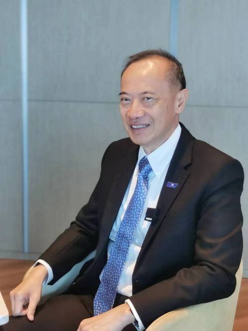 新加坡前外长杨荣文:中国广交朋友 美西方则“好为人师”