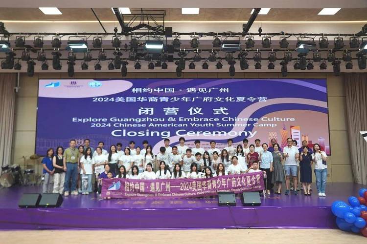 中国图书亮相利雅得国际书展 架起中阿文化交流的桥梁