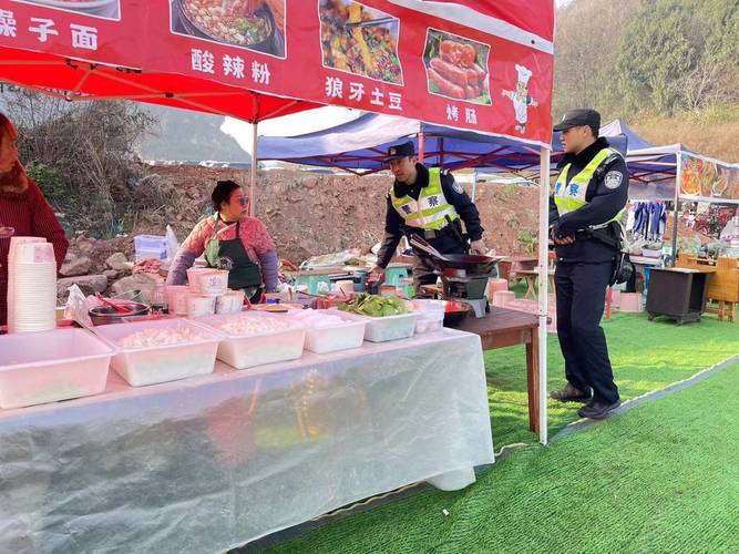 国庆期间成都丹景台景区8万人“打卡” 辖区派出所守护平安“不打烊” - 警事