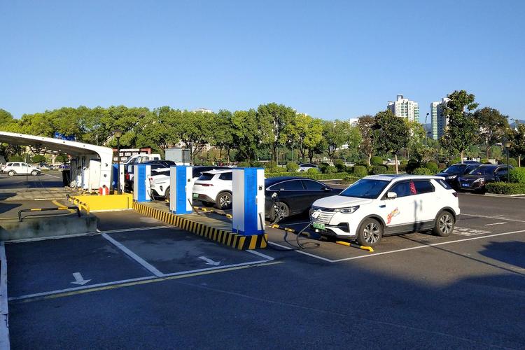 车市“金九银十”结构性回暖