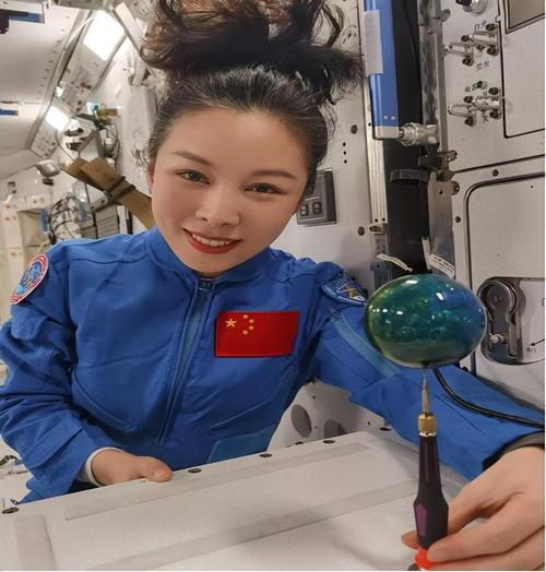 英雄航天员王亚平深情讲述筑梦摘星奋斗路