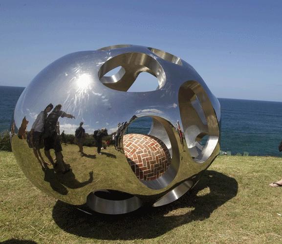中国艺术家作品《溯》在悉尼“海滨雕塑展”上获奖