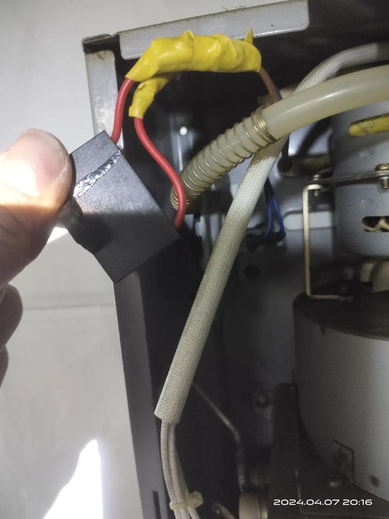 万和热水器出现e4故障码