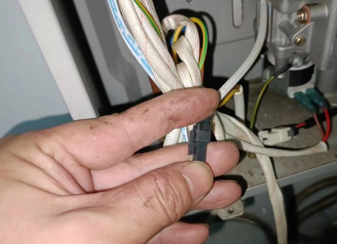 热水器报e1故障码怎么修