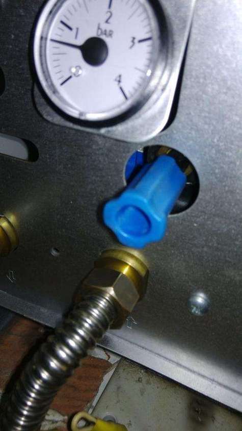 冷凝式壁挂炉故障