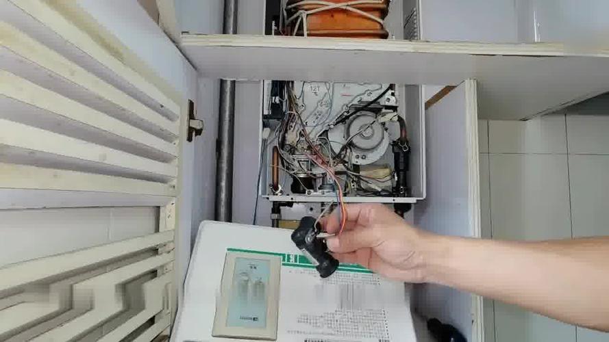 燃气壁挂炉故障灯不亮