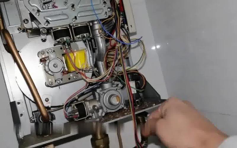 电暖壁挂炉水压故障,该如何解决?