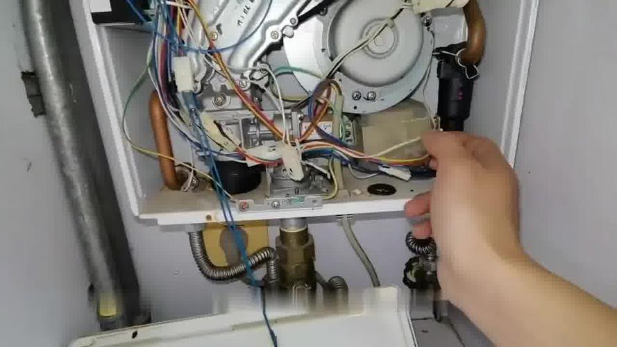 壁挂炉报ef故障