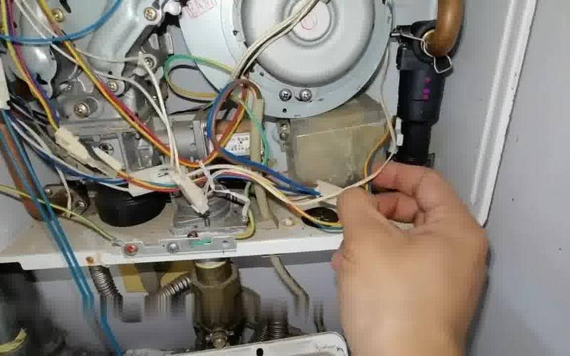 壁挂炉显示eh故障,该如何解决?