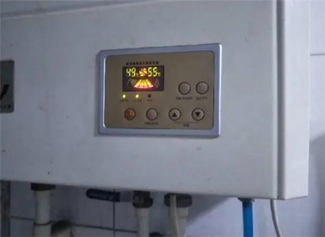 名品壁挂炉04故障