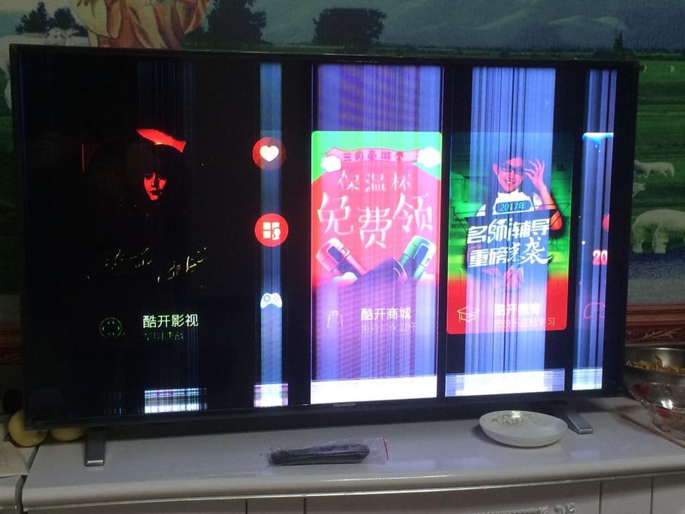电视屏幕为何突然变为竖屏显示,是故障还是设置问题?