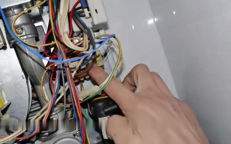 天然气热水器显示故障码C4是什么原因?