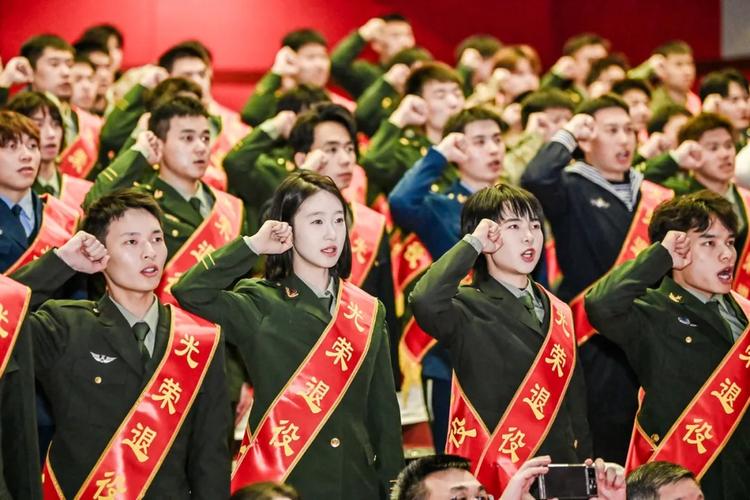 上海长宁区举行自主就业退役士兵欢迎仪式