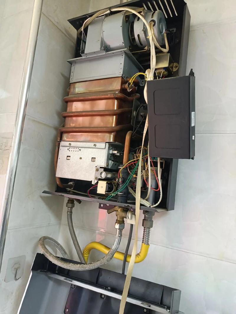 Bosch燃气热水器显示E8故障码,该如何解决?