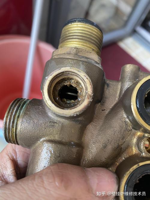 壁挂炉换热器串水故障该如何解决?