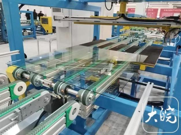 安徽首片高端汽车玻璃在蚌埠下线_1