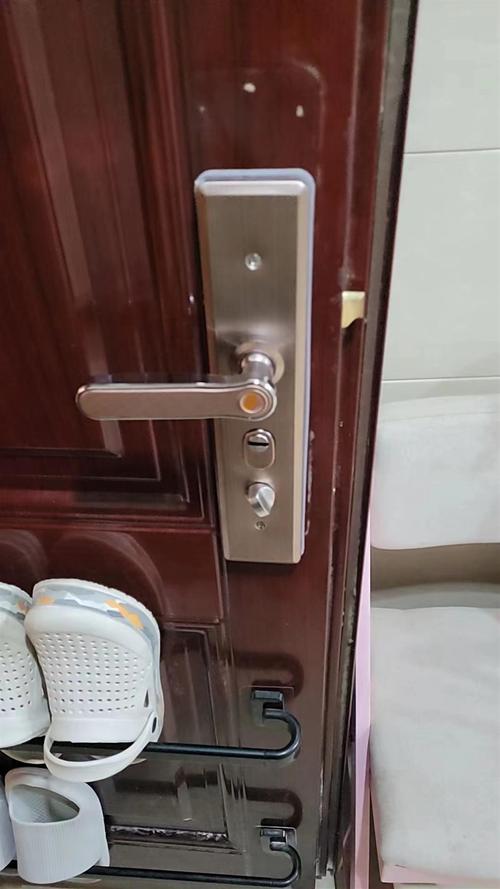 防盗门反锁销出现故障,该如何解决?