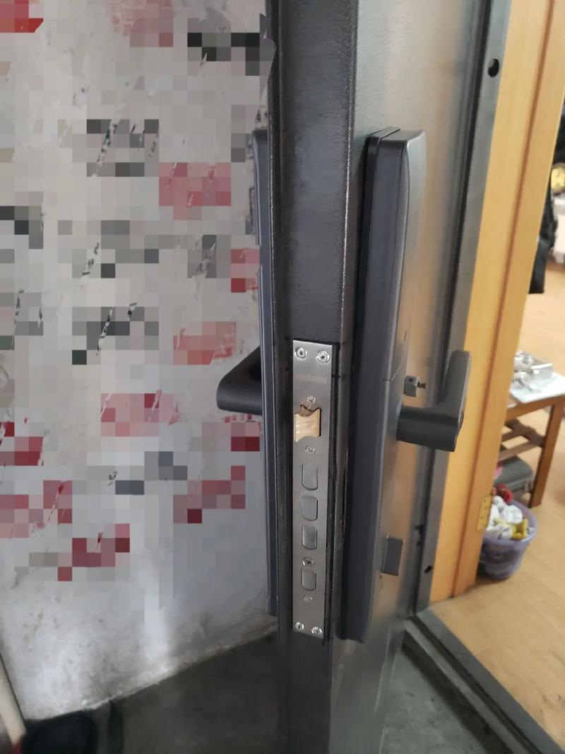 防盗门老式自动锁故障