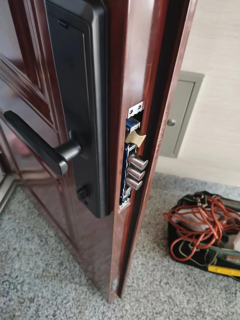 防盗门故障怎么办?解决办法大揭秘!