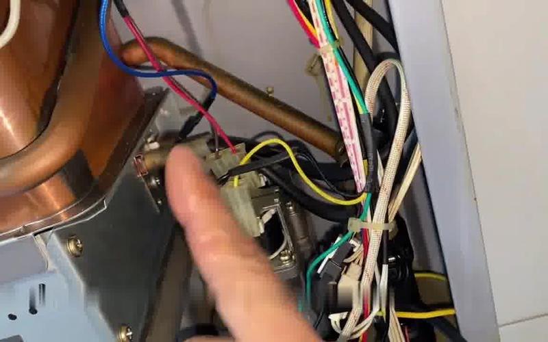 容声空气能热故障