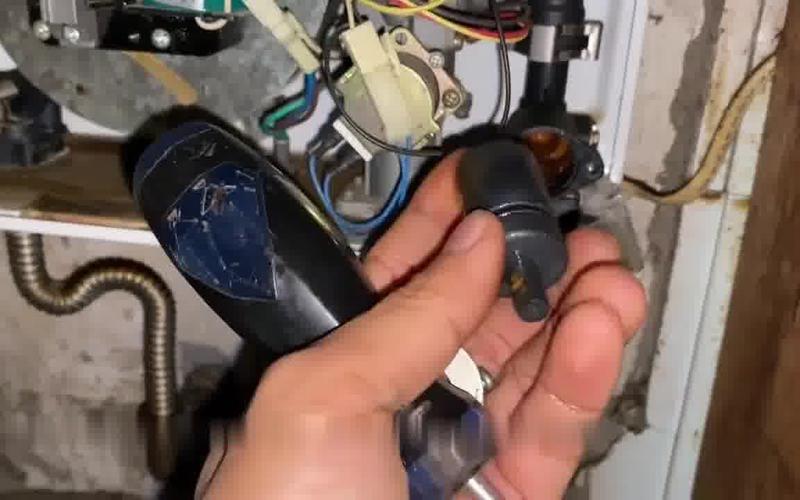 壁挂炉E1故障如何处理?