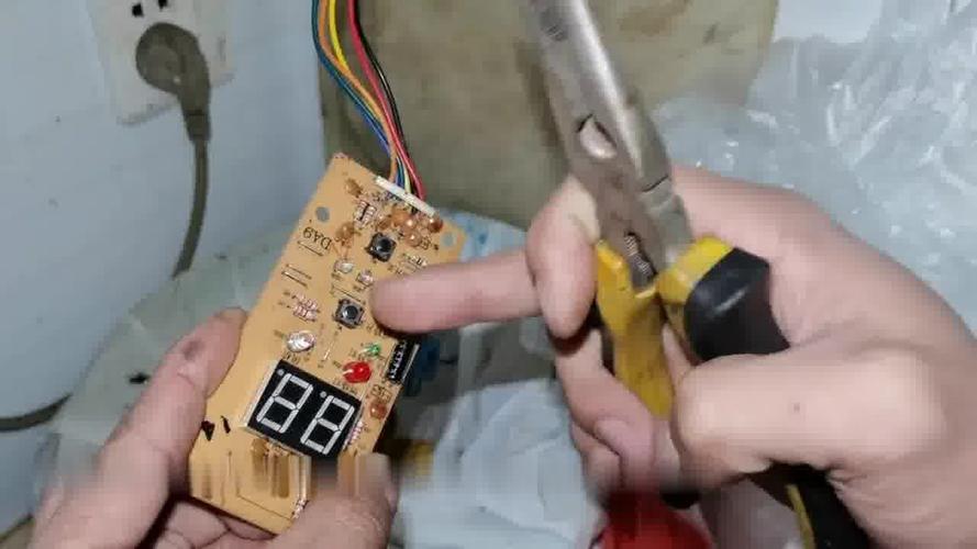 壁挂炉显示f05故障代码是何原因?