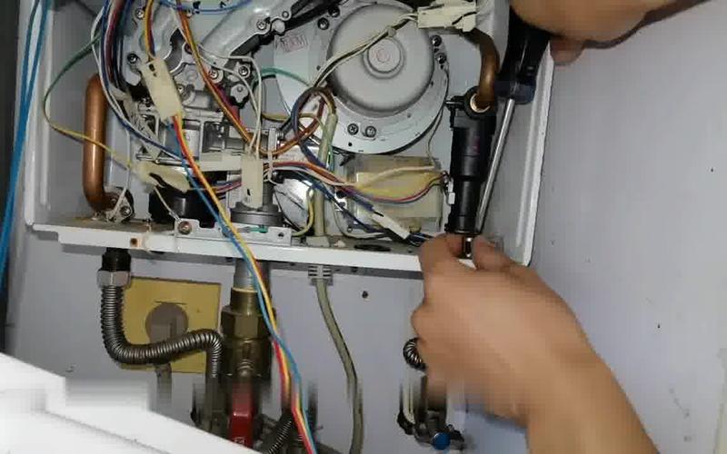 华帝壁挂炉Ed故障