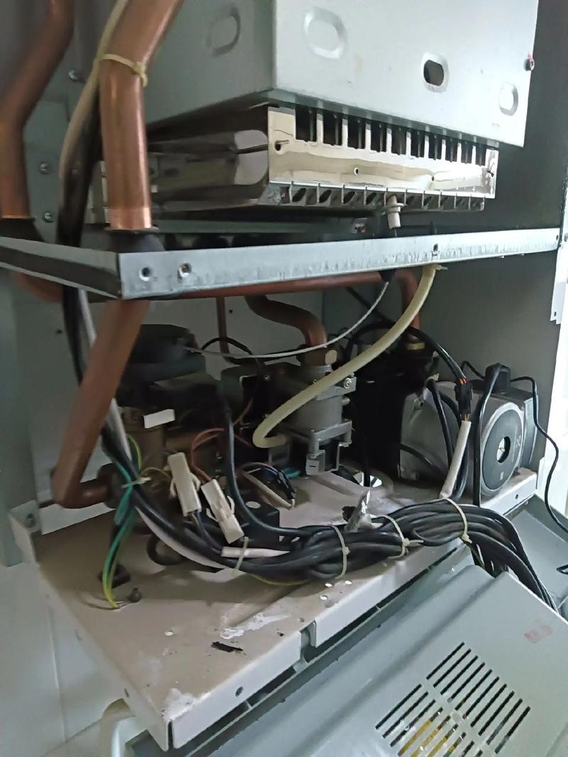 壁挂炉风机故障维修视频