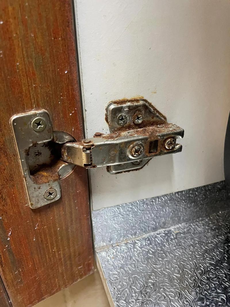 防盗门暗铰链故障