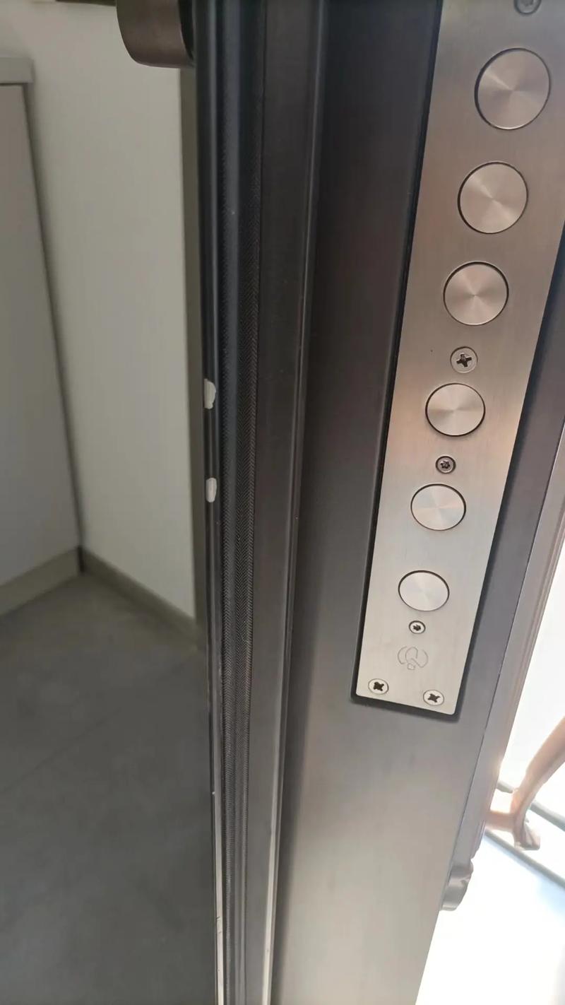 防盗门油漆维修常见故障