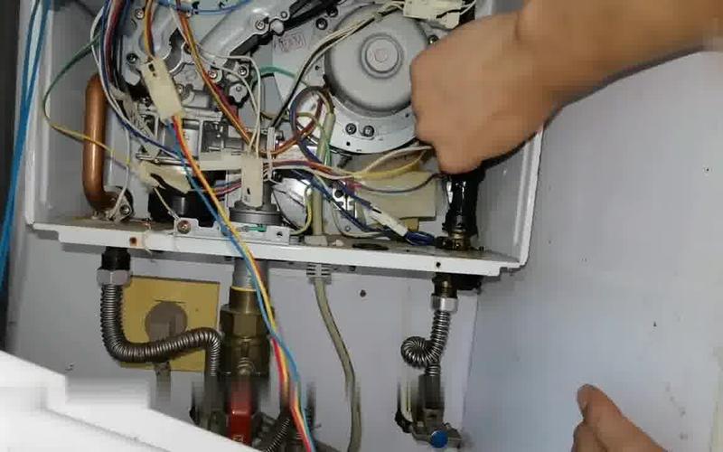 荣事达空气能故障06