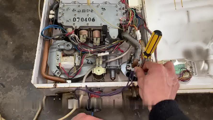 清华王牌空气能故障