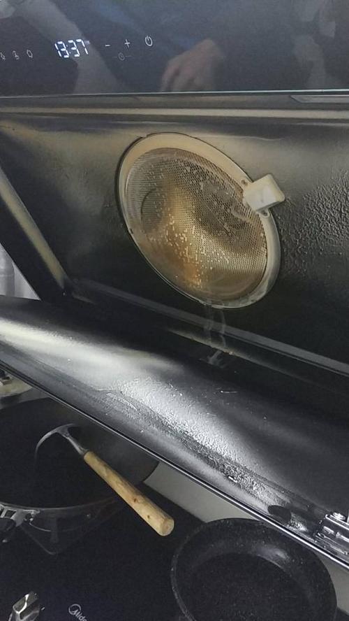 美的油烟机照明线路故障