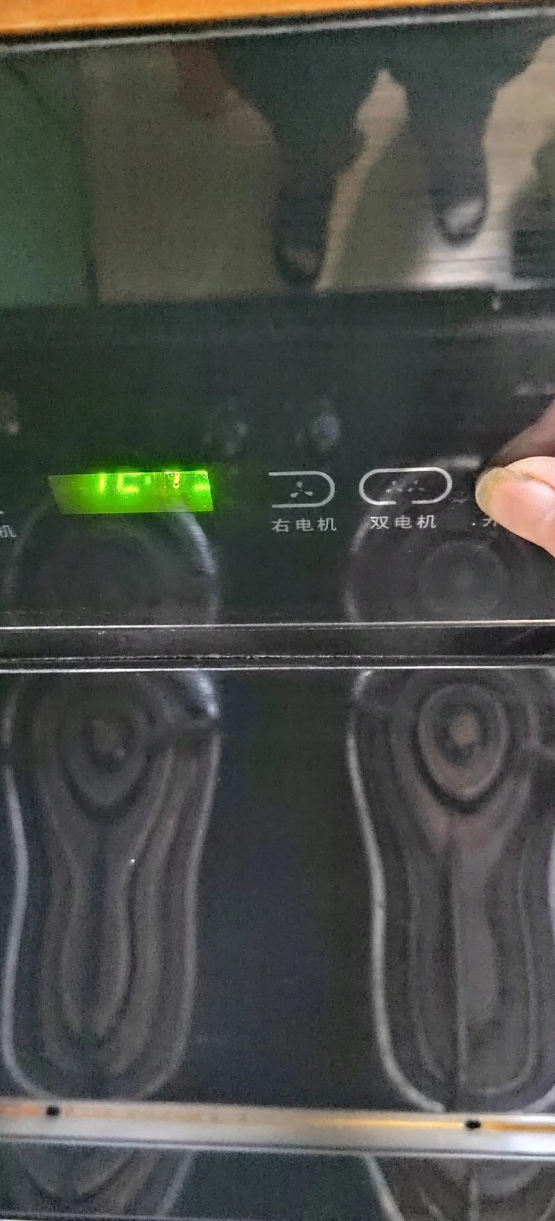 检修油烟机故障